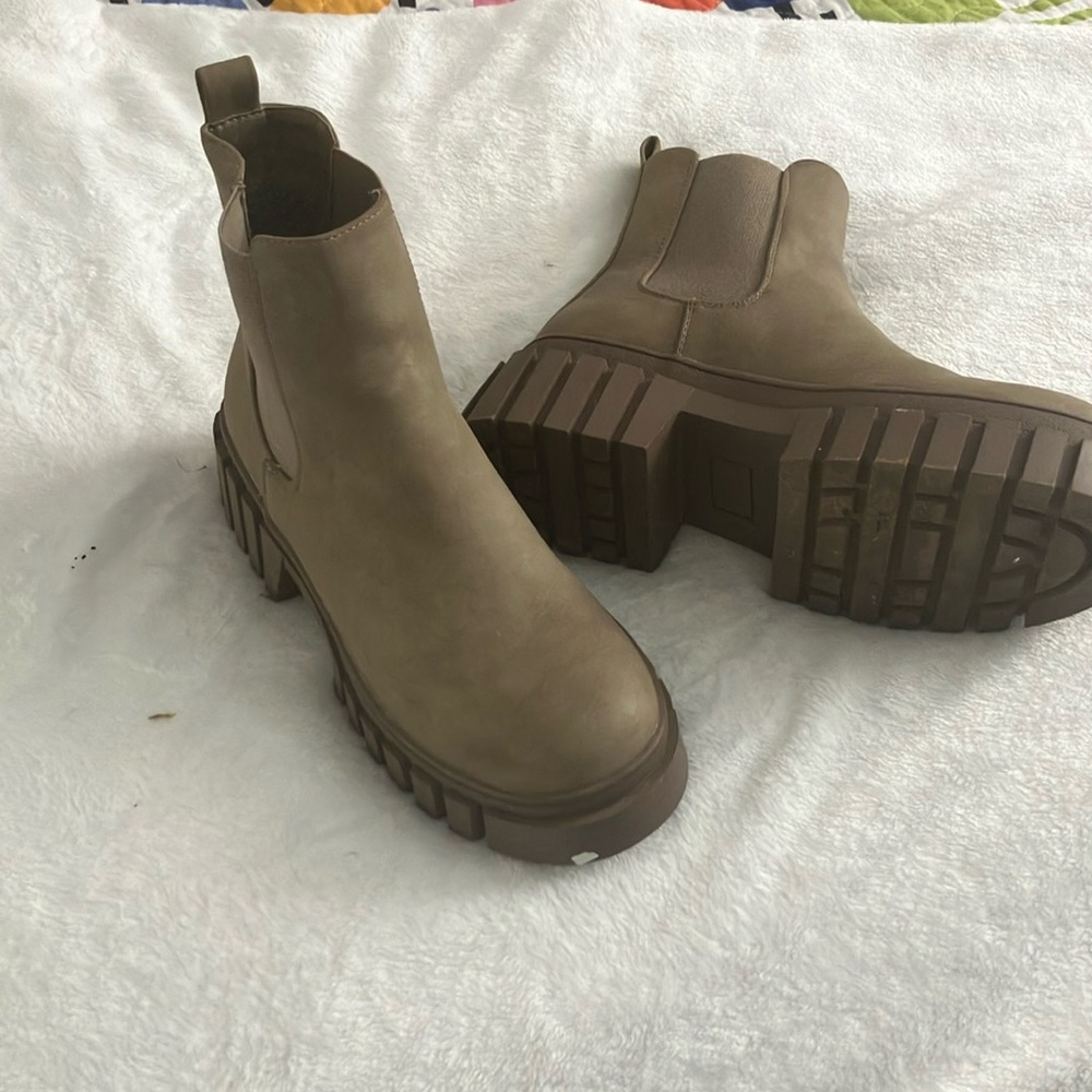 Women’s boots